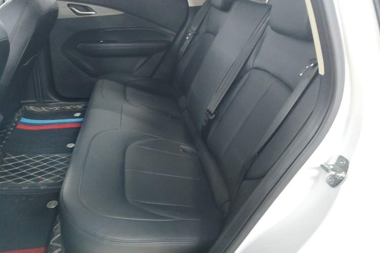 Used Wuling Xingguang 2024 Co-Creation Edition 510 Advanced Model Left Rear Seat