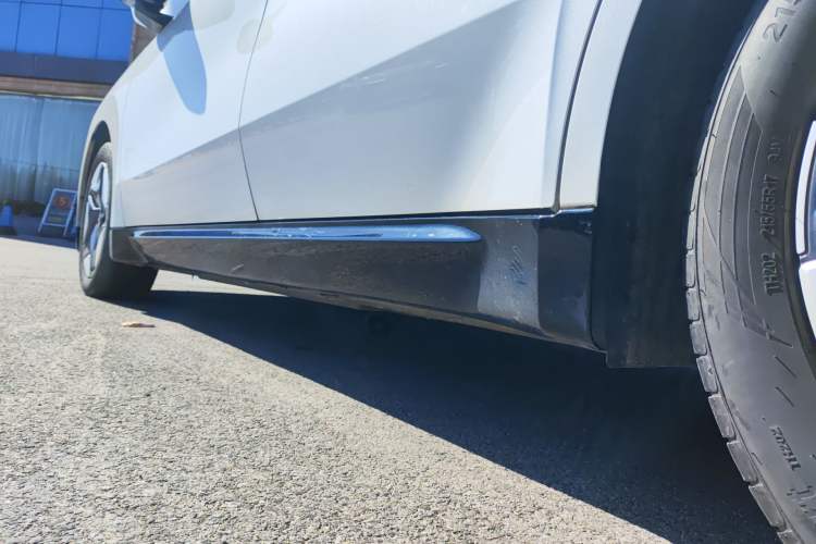 Used Wuling Xingguang 2024 Co-Creation Edition 410 Standard Model Left Side Sill