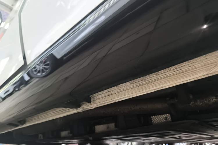 Used Wuling Xingguang 2024 Co-creation Edition 150 Standard Model Left Side Sill