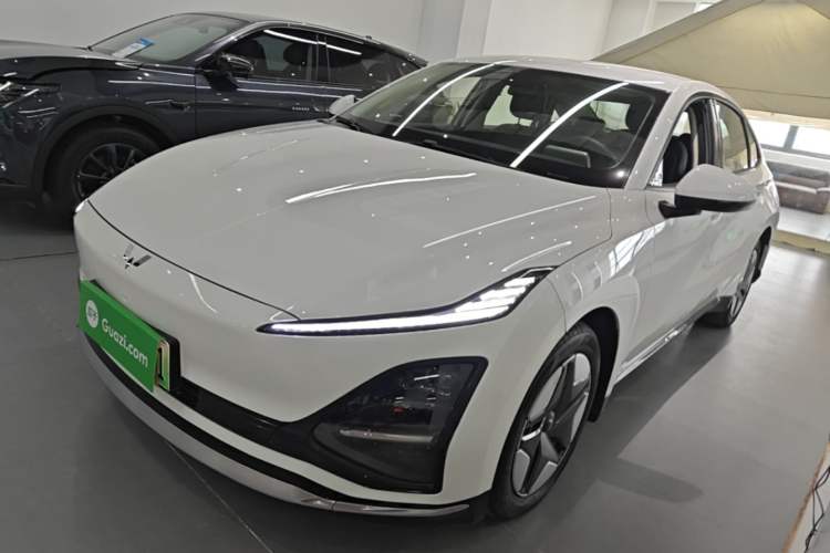 Wuling Xingguang 2024 Co-Creation Edition 410 Standard Model