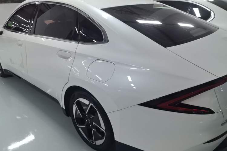 Used Wuling Xingguang 2024 Co-Creation Edition 510 Advanced Model Rear Left 45 Deg