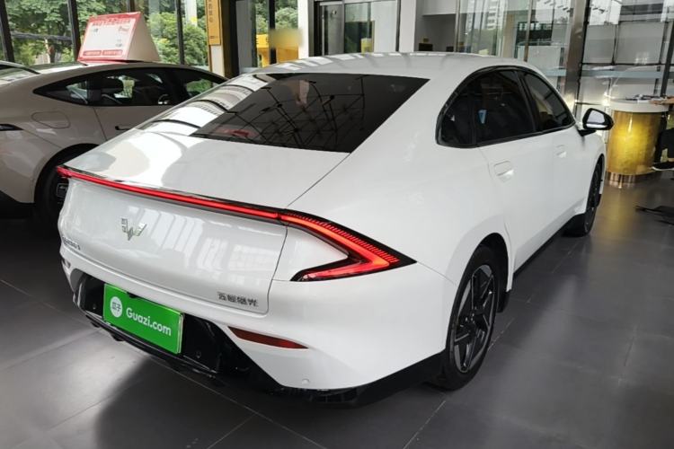 Used Wuling Xingguang 2024 Co-Creation Edition 510 Advanced Model Rear Right 45 Deg