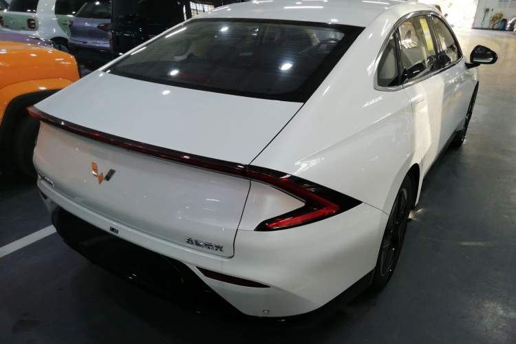 Used Wuling Xingguang 2024 Co-Creation Edition 510 Advanced Model Rear Right 45 Deg