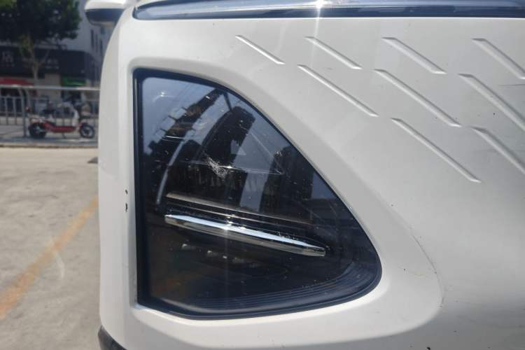 Used Wuling Xingguang 2024 Co-Creation Edition 150 Flagship Model Right Front Headlight
