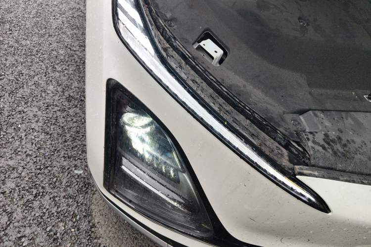 Used Wuling Xingguang 2024 Co-Creation Edition 510 Advanced Model Right Front Headlight