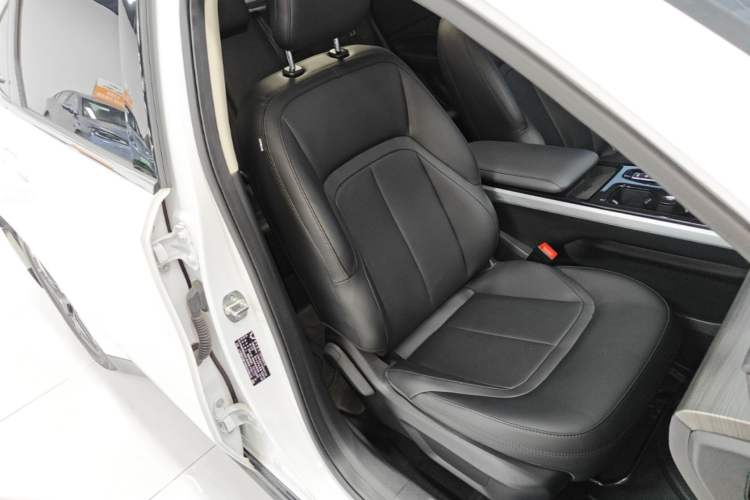 Used Wuling Xingguang 2024 Co-Creation Edition 510 Advanced Model Right Front Seat