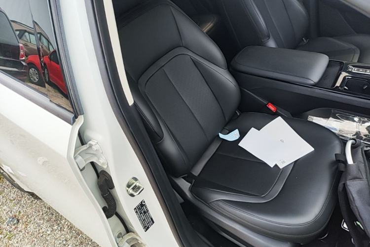 Used Wuling Xingguang 2024 Co-Creation Edition 410 Standard Model Right Front Seat
