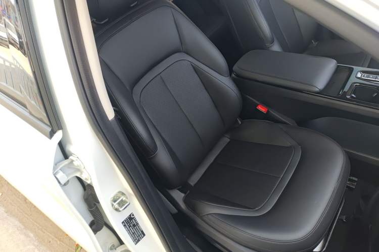 Used Wuling Xingguang 2024 Co-Creation Edition 410 Standard Model Right Front Seat