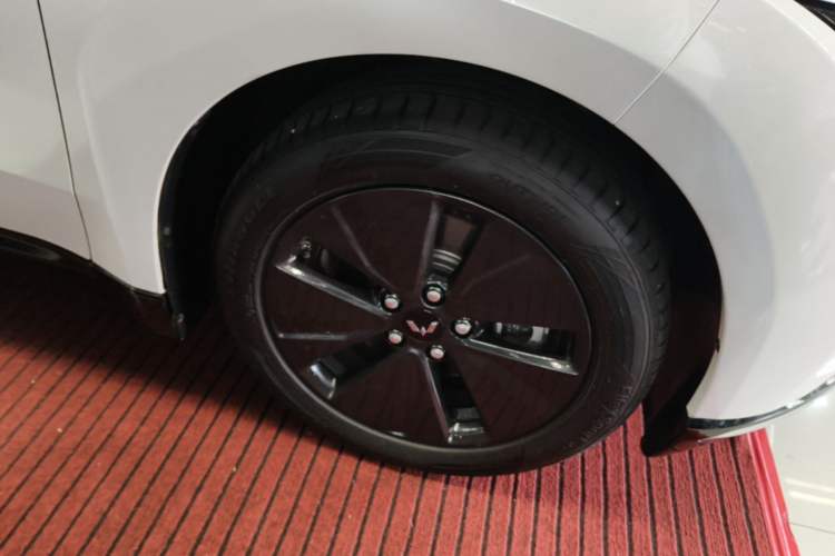Used Wuling Xingguang 2024 Co-creation Edition 150 Standard Model Right Front Wheel Hub