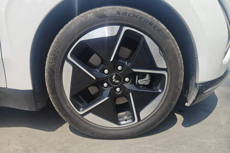 Used Wuling Xingguang 2024 Co-Creation Edition 150 Flagship Model Right Front Wheel Hub