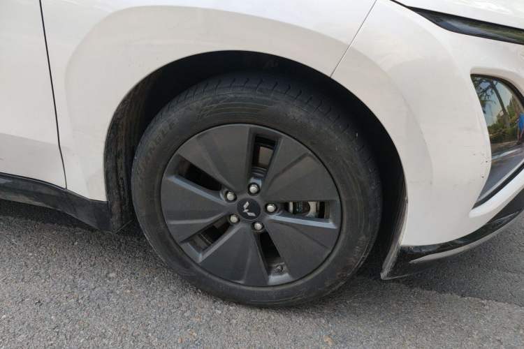 Used Wuling Xingguang 2024 Co-creation Edition 150 Standard Model Right Front Wheel Hub