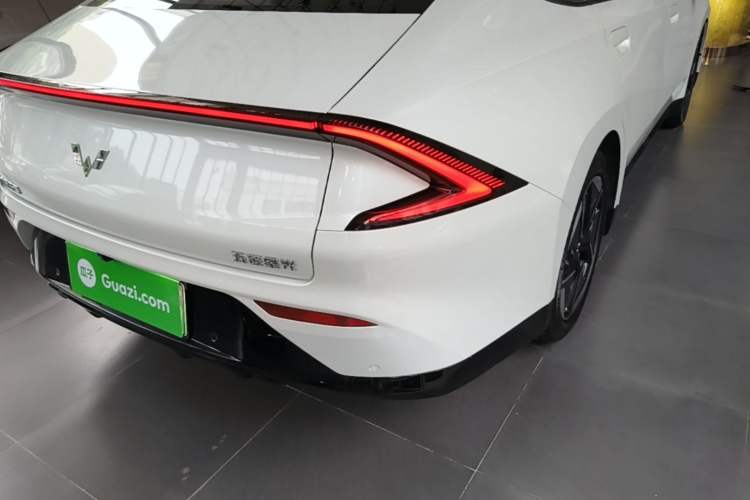 Used Wuling Xingguang 2024 Co-Creation Edition 510 Advanced Model Right Rear Taillight