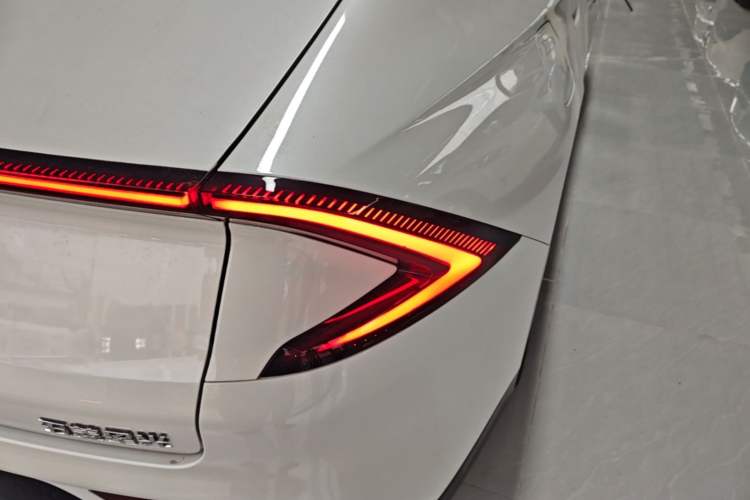 Used Wuling Xingguang 2024 Co-creation Edition 150 Standard Model Right Rear Taillight