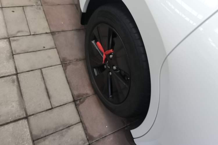 Used Wuling Xingguang 2024 Co-creation Edition 150 Standard Model Right Rear Wheel Hub