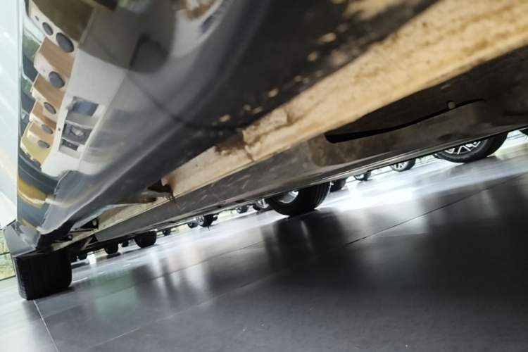 Used Wuling Xingguang 2024 Co-Creation Edition 510 Advanced Model Right Side Sill