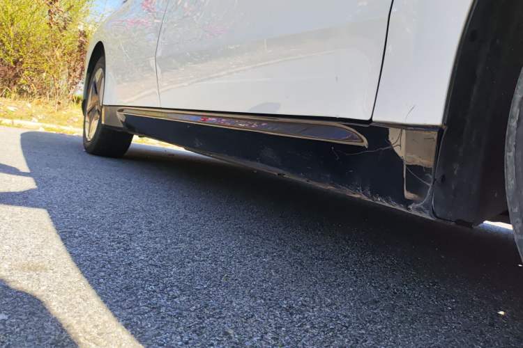Used Wuling Xingguang 2024 Co-Creation Edition 410 Standard Model Right Side Sill