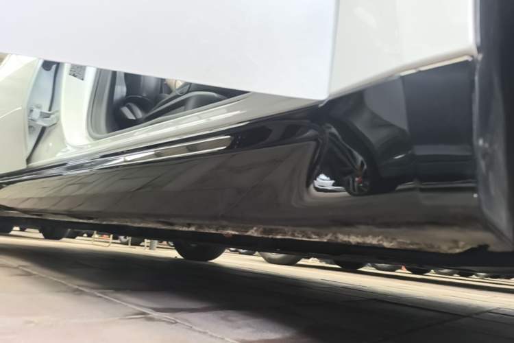 Used Wuling Xingguang 2024 Co-creation Edition 150 Standard Model Right Side Sill