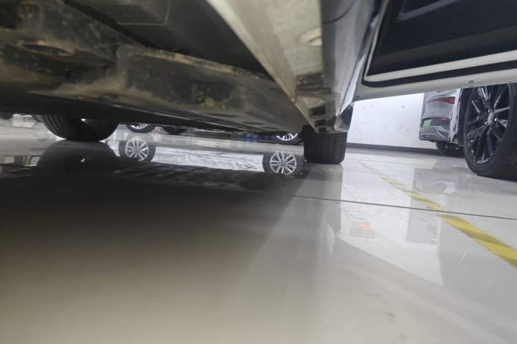 Used Wuling Xingguang 2024 Co-Creation Edition 510 Advanced Model Right Side Sill