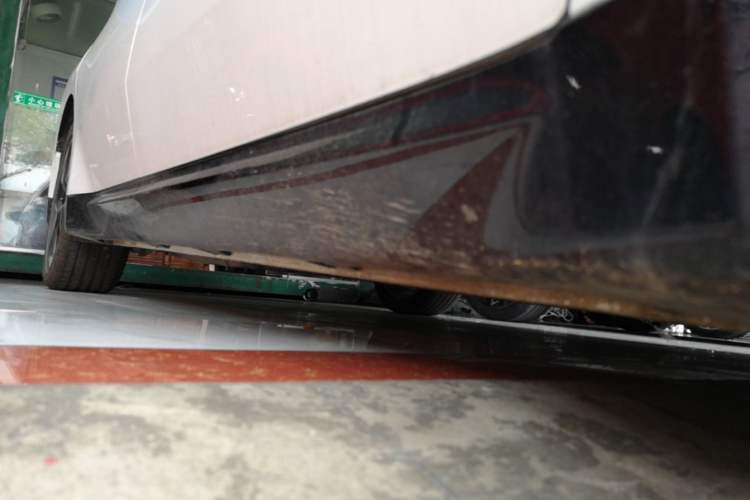 Used Wuling Xingguang 2024 Co-Creation Edition 150 Advanced Model Right Side Sill