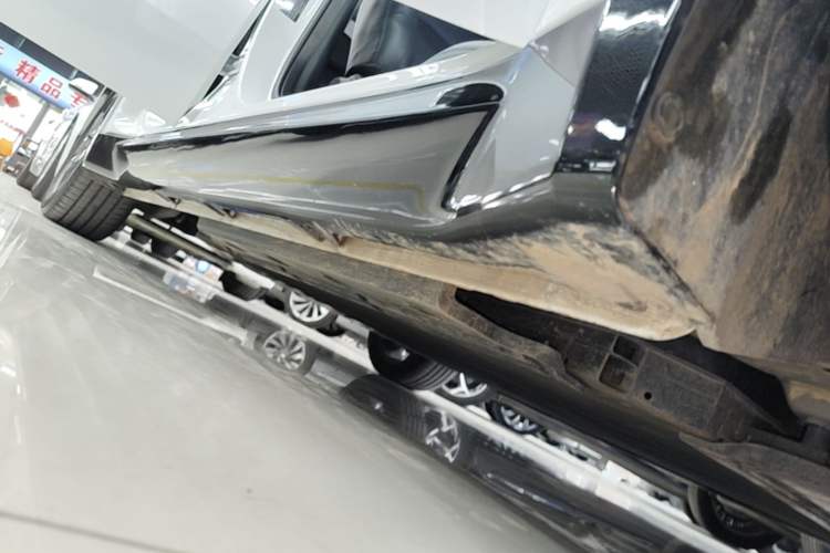 Used Wuling Xingguang 2024 Co-Creation Edition 510 Advanced Model Right Side Sill