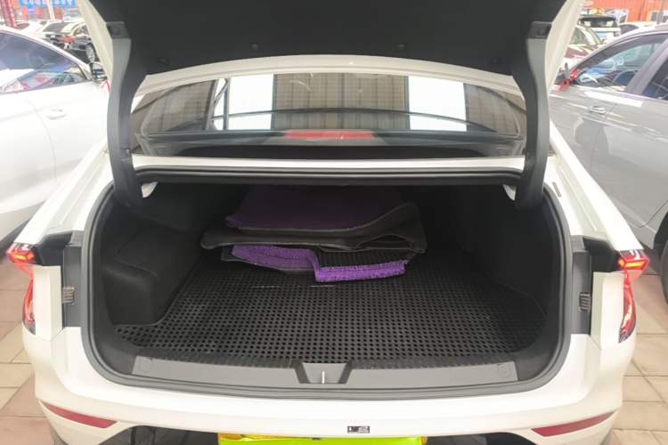 Used Wuling Xingguang 2024 Co-creation Edition 150 Standard Model Trunk