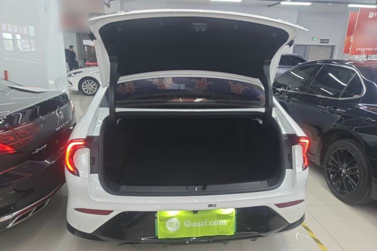 Used Wuling Xingguang 2024 Co-Creation Edition 510 Advanced Model Trunk