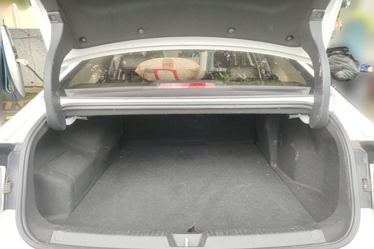 Used Wuling Xingguang 2024 Co-Creation Edition 150 Advanced Model Trunk
