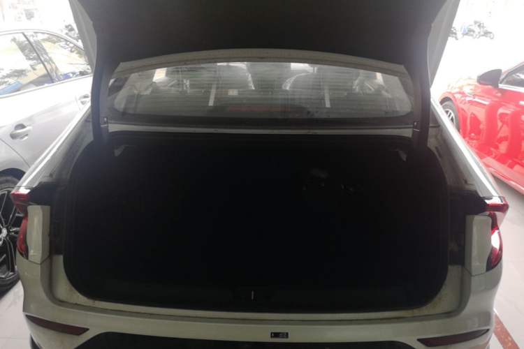 Used Wuling Xingguang 2024 Co-Creation Edition 150 Advanced Model Trunk