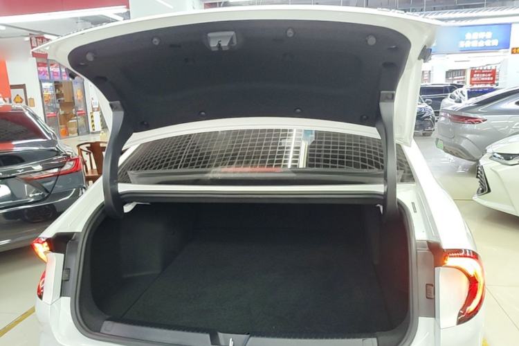 Used Wuling Xingguang 2024 Co-Creation Edition 510 Advanced Model Trunk