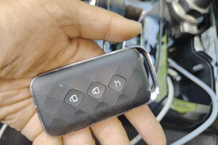 Used Wuling Xingguang 2024 Co-Creation Edition 510 Advanced Model Vehicle Key