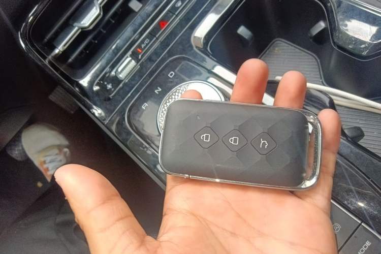 Used Wuling Xingguang 2024 Co-Creation Edition 410 Standard Model Vehicle Key
