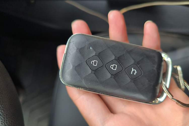Used Wuling Xingguang 2024 Co-Creation Edition 70 Standard Model Vehicle Key