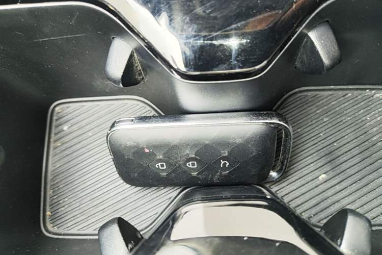 Used Wuling Xingguang 2024 Co-Creation Edition 410 Standard Model Vehicle Key