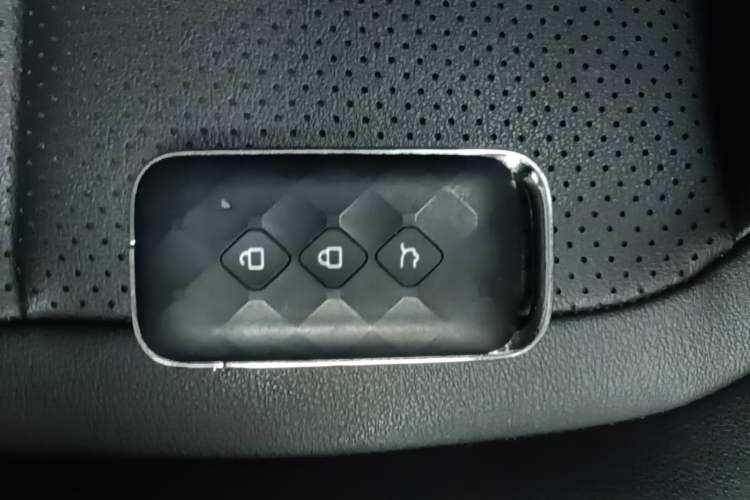 Used Wuling Xingguang 2024 Co-Creation Edition 510 Advanced Model Vehicle Key