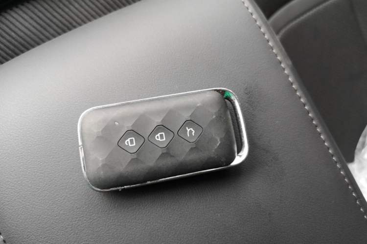 Used Wuling Xingguang 2024 Co-Creation Edition 150 Advanced Model Vehicle Key