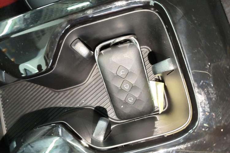Used Wuling Xingguang 2024 Co-Creation Edition 510 Advanced Model Vehicle Key