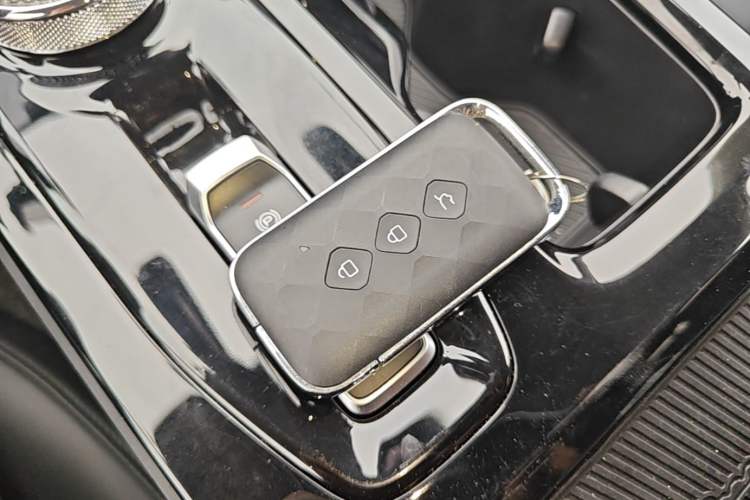 Used Wuling Xingguang 2024 Co-Creation Edition 410 Standard Model Vehicle Key