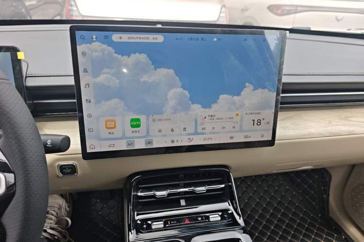 Used Wuling Xingguang 2024 Co-Creation Edition 510 Advanced Model Audio And AC Panel