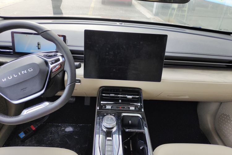 Used Wuling Xingguang 2024 Co-Creation Edition 510 Advanced Model Audio And AC Panel