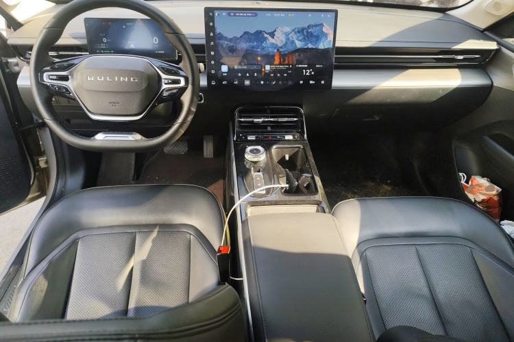 Used Wuling Xingguang 2024 Co-Creation Edition 510 Advanced Model Center Console