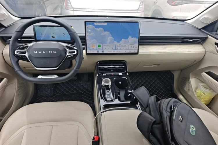 Used Wuling Xingguang 2024 Co-Creation Edition 510 Advanced Model Center Console