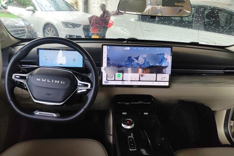 Used Wuling Xingguang 2024 Co-Creation Edition 510 Advanced Model Center Console