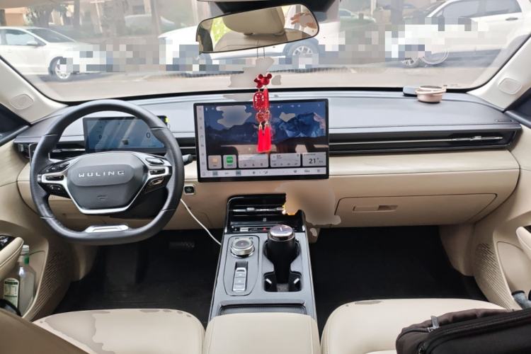Used Wuling Xingguang 2024 Co-Creation Edition 510 Advanced Model Center Console