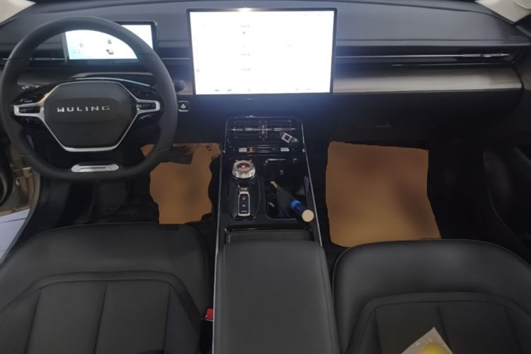 Used Wuling Xingguang 2024 Co-Creation Edition 510 Advanced Model Center Console