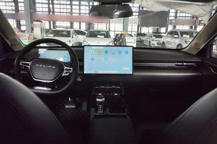 Used Wuling Xingguang 2024 Co-Creation Edition 510 Advanced Model Center Console