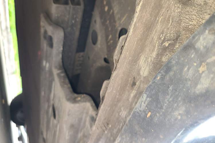 Used Wuling Xingguang 2024 Co-Creation Edition 510 Advanced Model Chassis Front Left