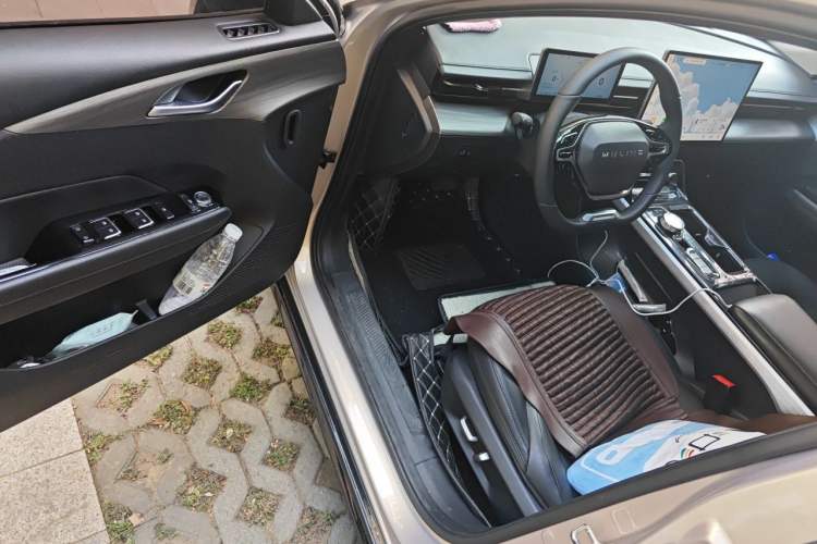 Used Wuling Xingguang 2024 Co-Creation Edition 510 Advanced Model Driver Seat