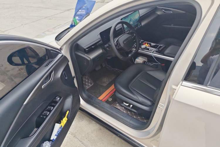 Used Wuling Xingguang 2024 Co-Creation Edition 510 Advanced Model Driver Seat