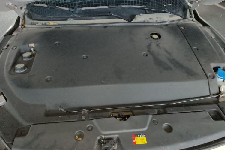 Used Wuling Xingguang 2024 Co-Creation Edition 510 Advanced Model Engine Bay