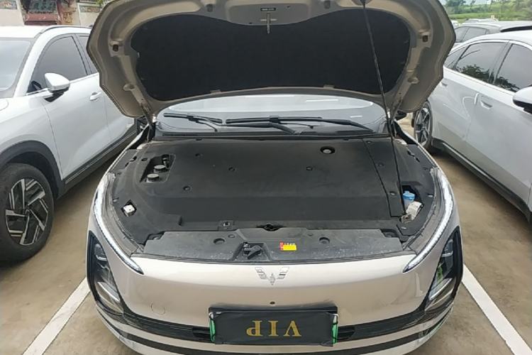 Used Wuling Xingguang 2024 Co-Creation Edition 510 Advanced Model Engine Bay